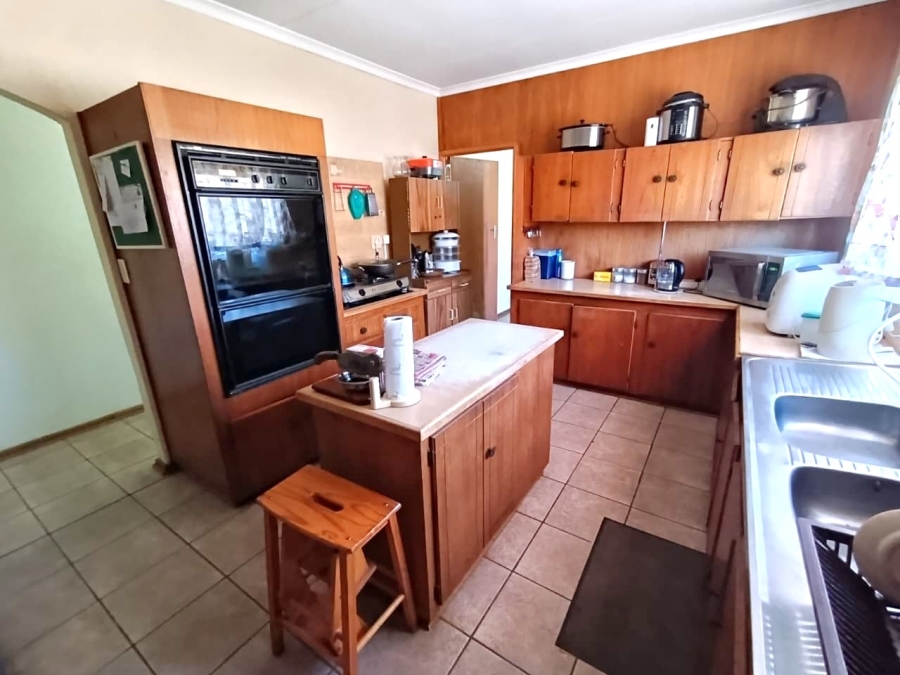 4 Bedroom Property for Sale in Langenhovenpark Free State
